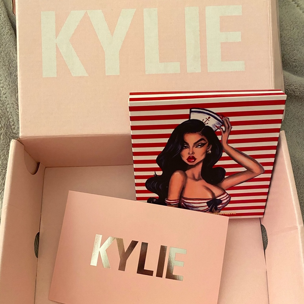 Kylie Cosmetics Sailor palette